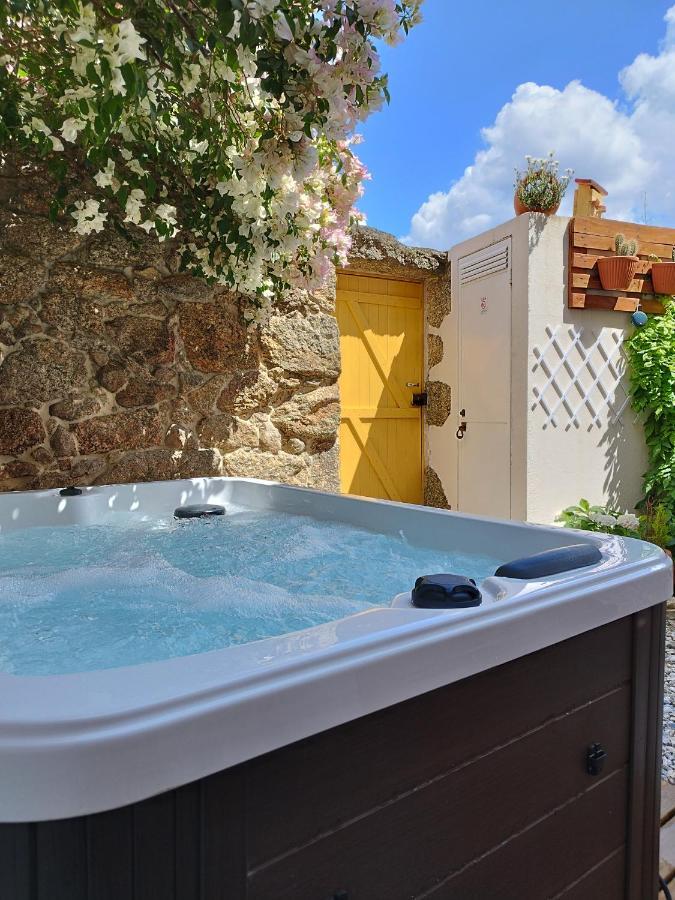 Encanto Casa Com Spa Jacuzzi Open Space Tinalhas Ngoại thất bức ảnh