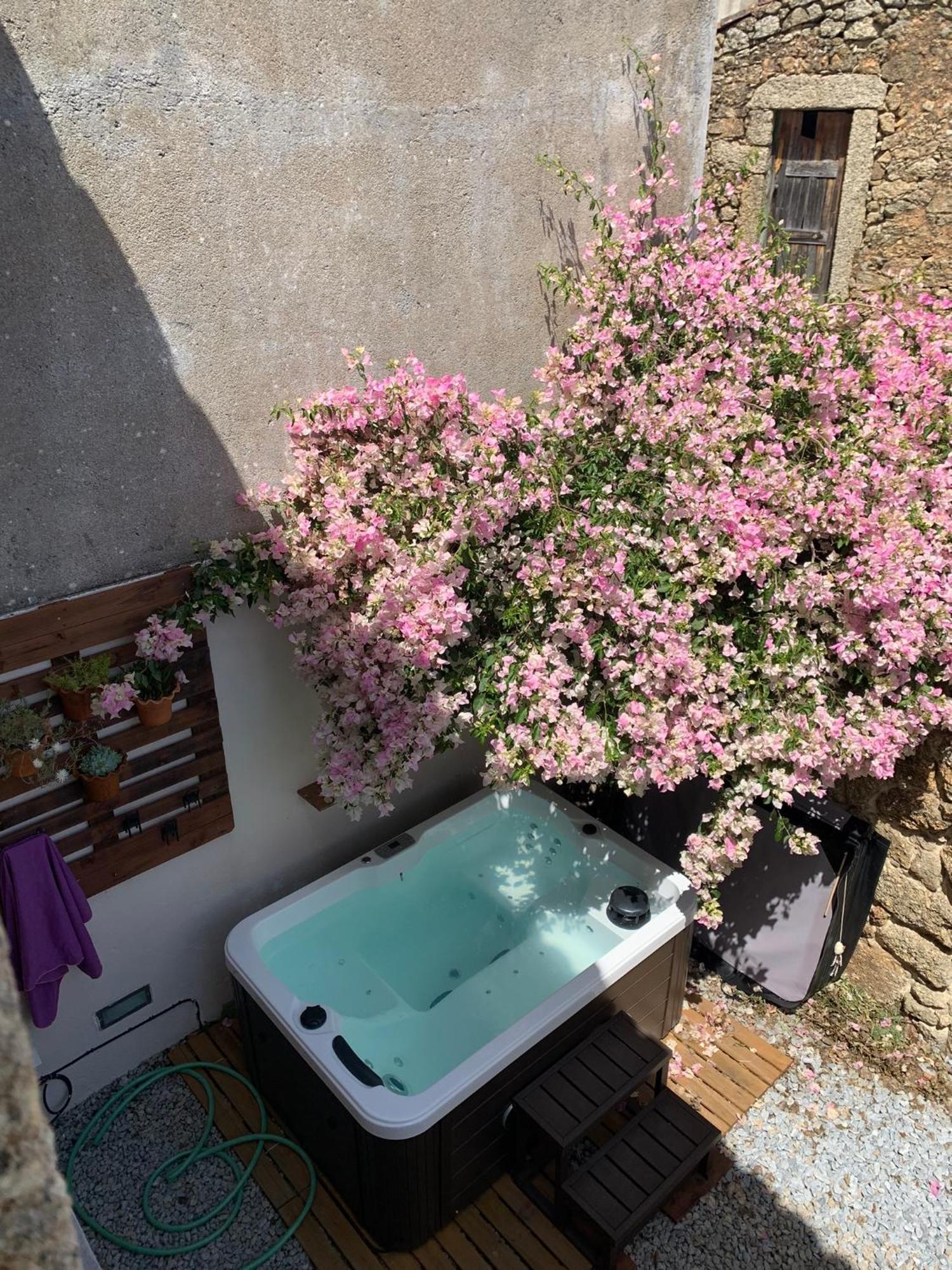 Encanto Casa Com Spa Jacuzzi Open Space Tinalhas Ngoại thất bức ảnh